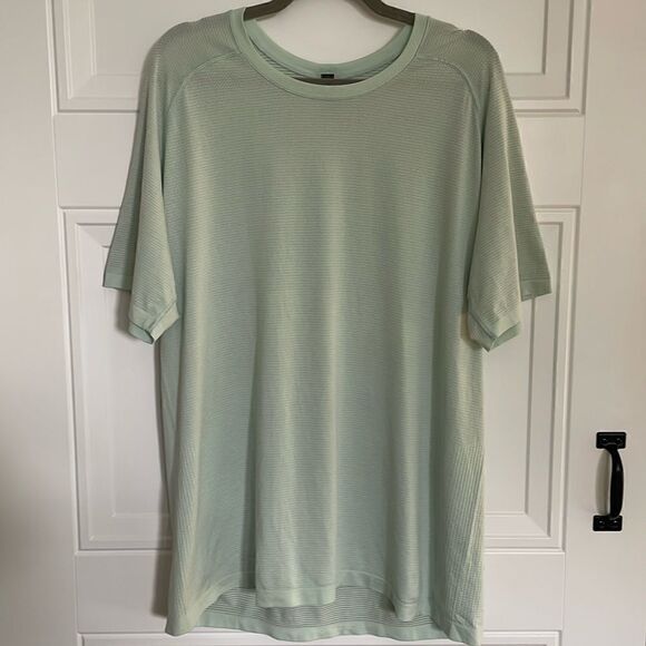 Lululemon Short Sleeve Training Top - Picture 1 of 5